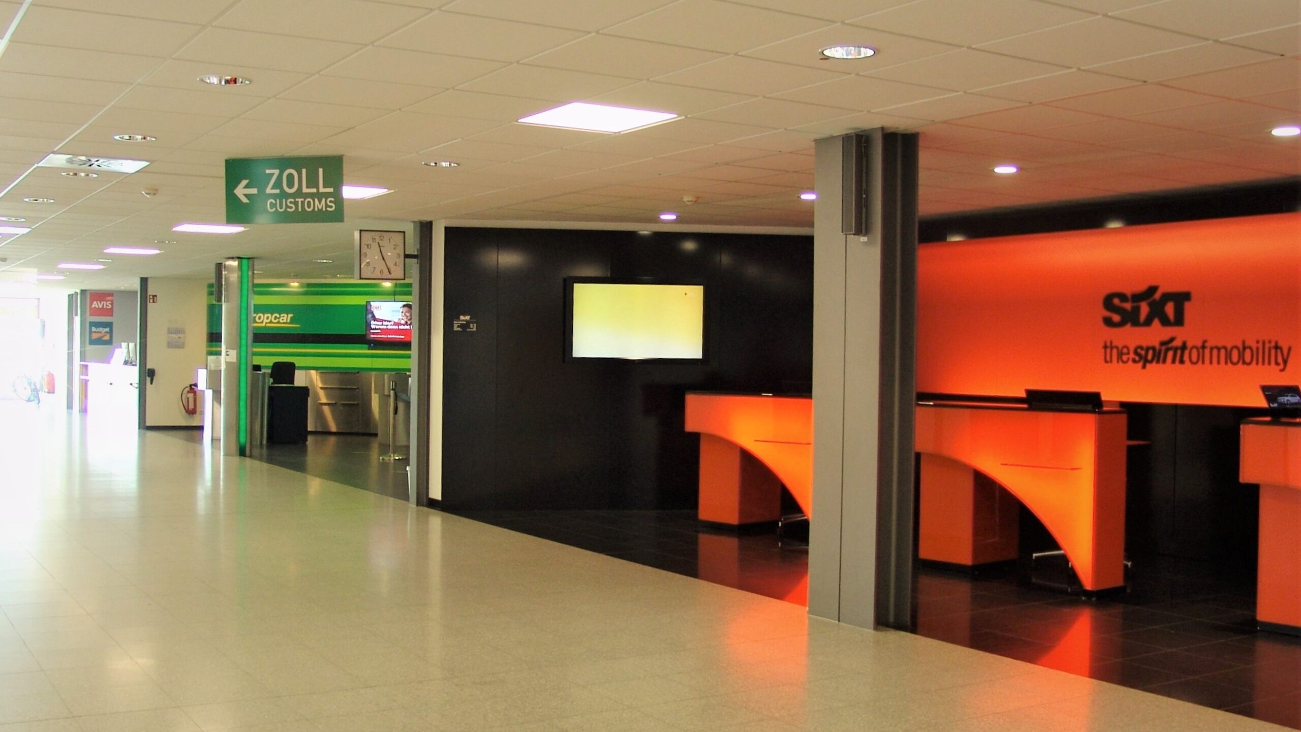 How to Rent a Vehicle Overseas: An Attorney’s Handbook