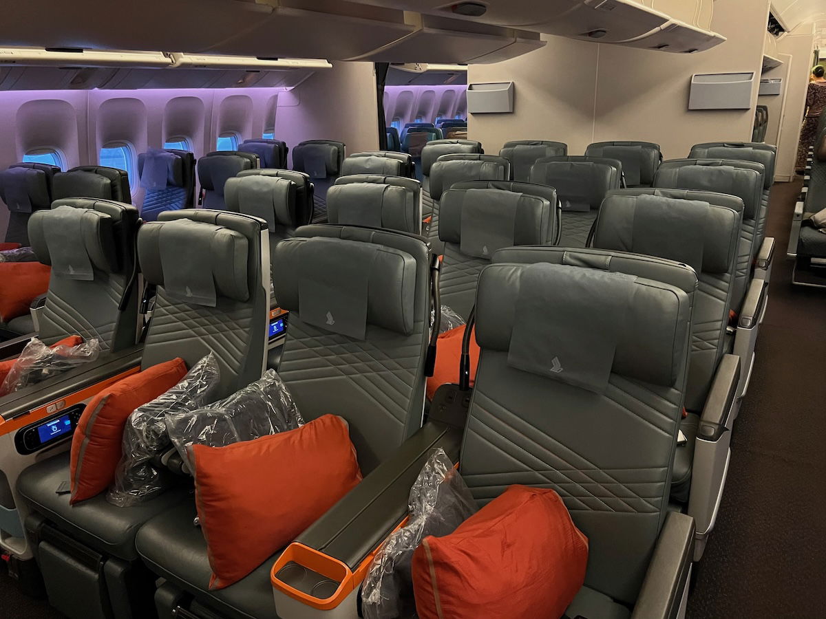 Singapore Airlines Traveler Distressed After Not Receiving Complimentary Birthday Cake