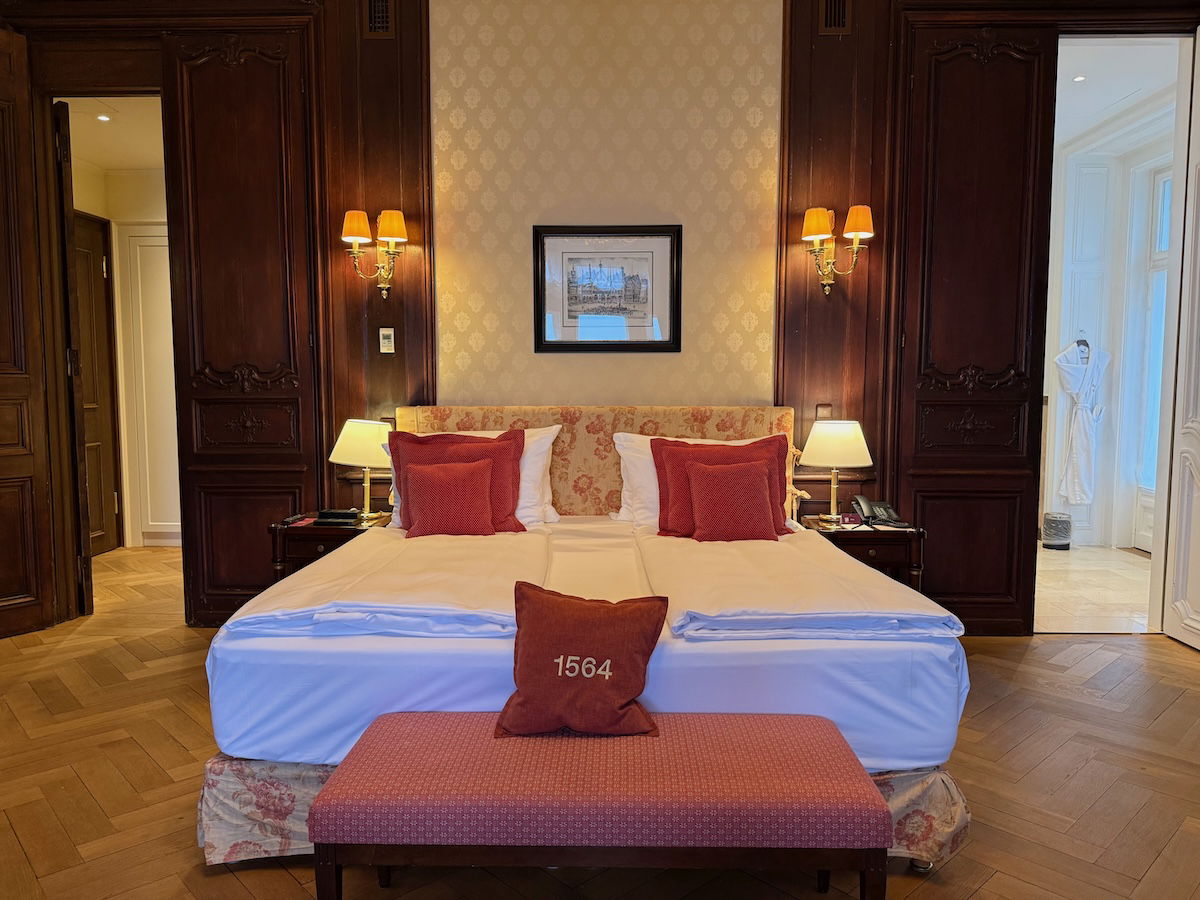 14 Frustrating Travel Habits: Ranging from Pilot Announcements to Drink Service