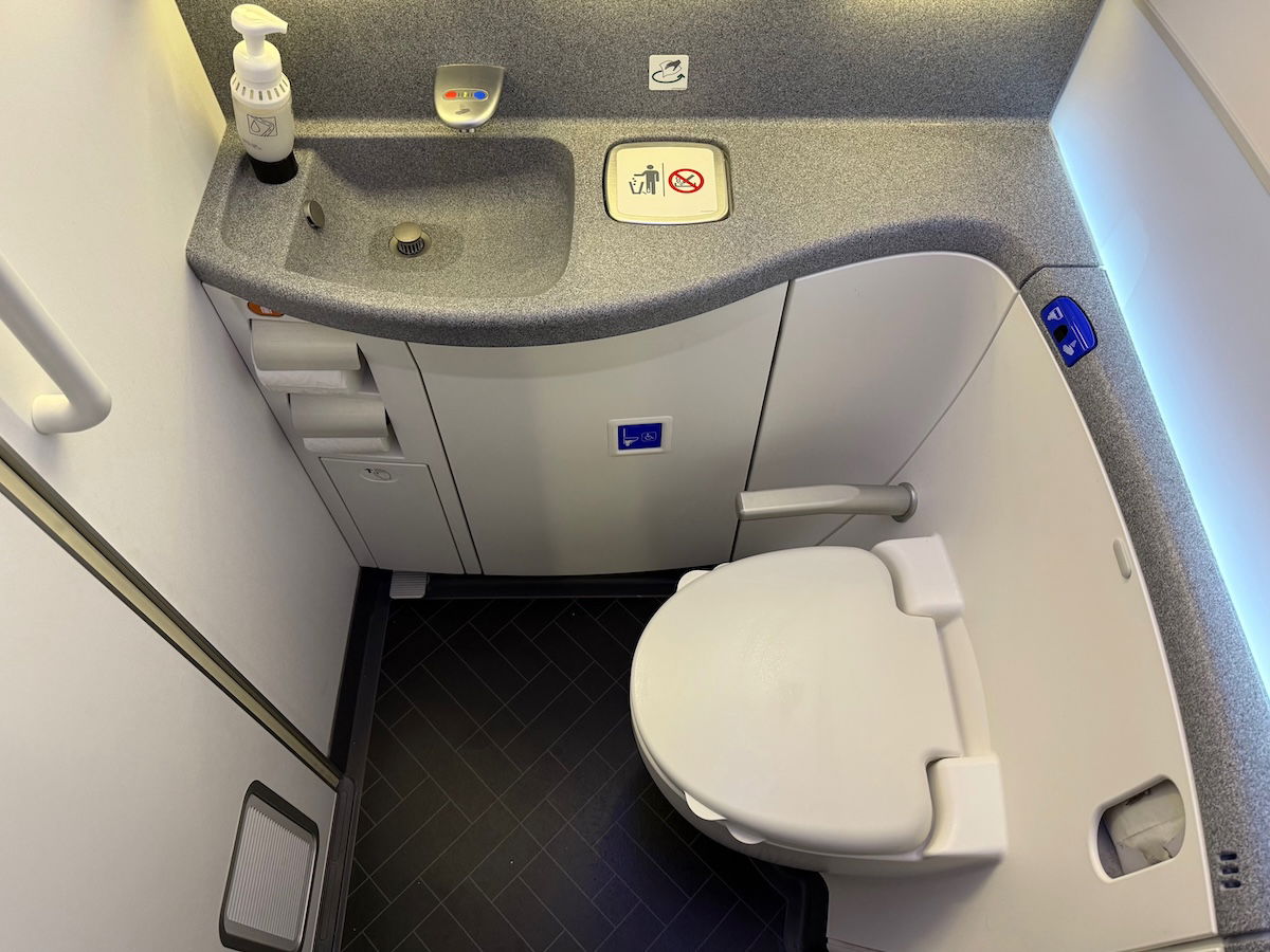 A Study of the Water Quality in Aircraft Tanks