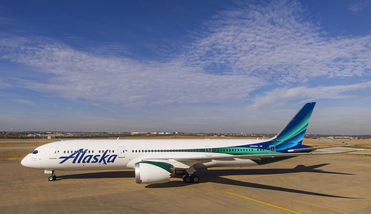 Alaska Airlines Launches Boeing 787 Featuring Northern Lights Inspired Livery