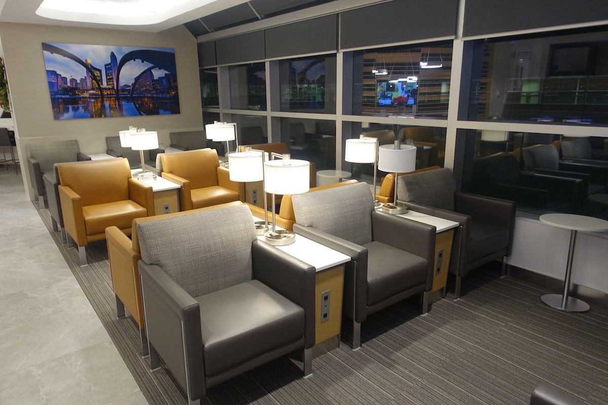 Guide to the Best Credit Card for Accessing the American Admirals Club and Its Advantages