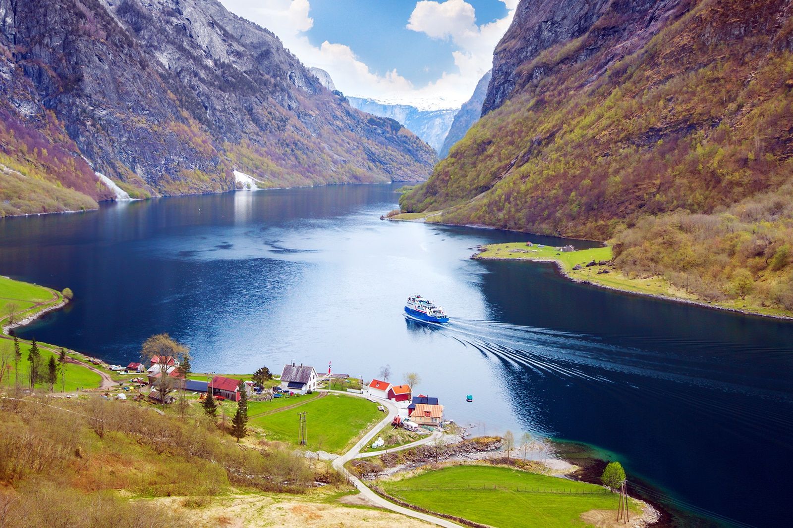 Top 10 Essential Sights and Experiences in Norway