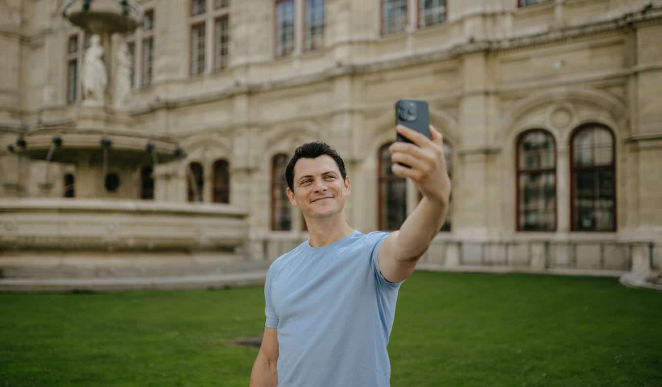 Holafly eSIM Packages: Perfect Options for Extended Travelers